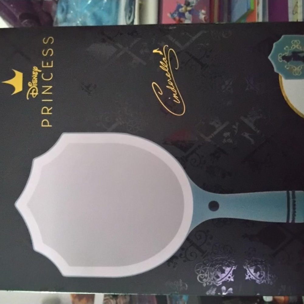 Disney princess mirror lights up three settings of light Brand new